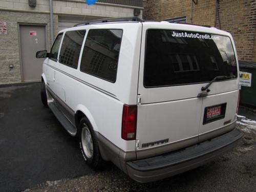 GMC Safari 2002 photo 1