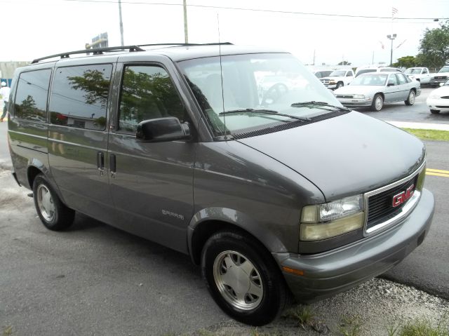 GMC Safari 2002 photo 5