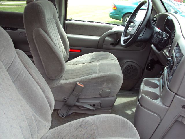 GMC Safari 2002 photo 1