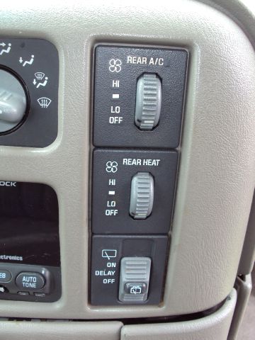 GMC Safari 2002 photo 10