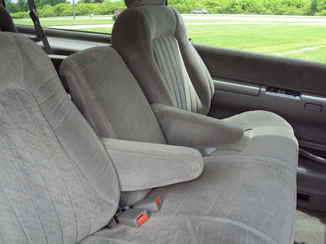 GMC Safari 2002 photo 3