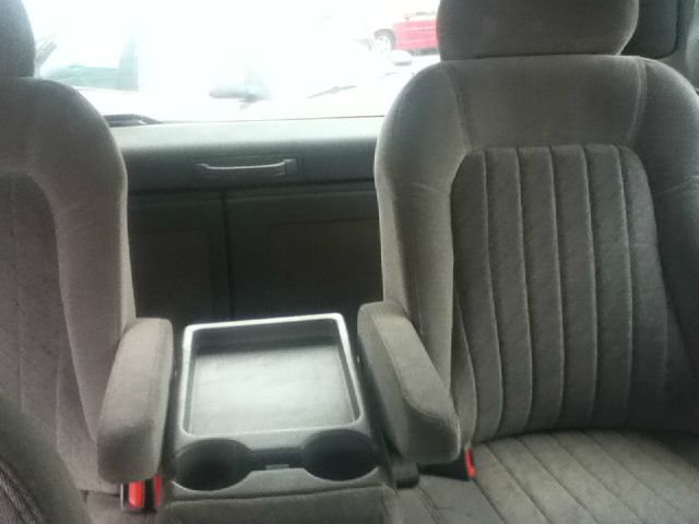 GMC Safari 2002 photo 6