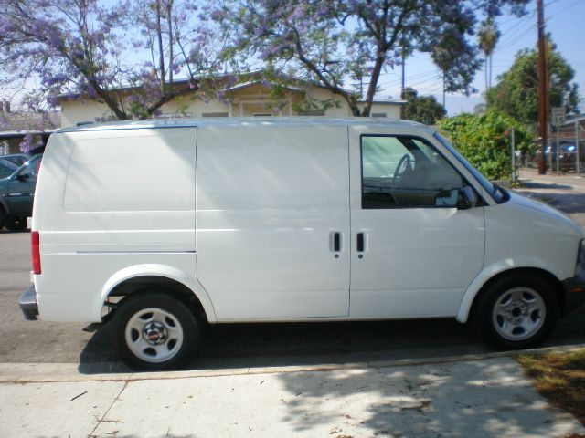 GMC Safari 2003 photo 4