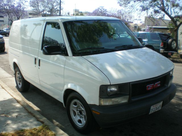 GMC Safari 2003 photo 6
