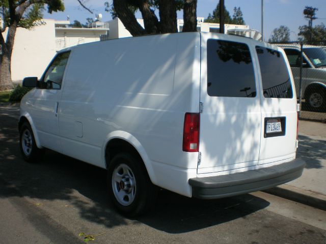 GMC Safari 2003 photo 7