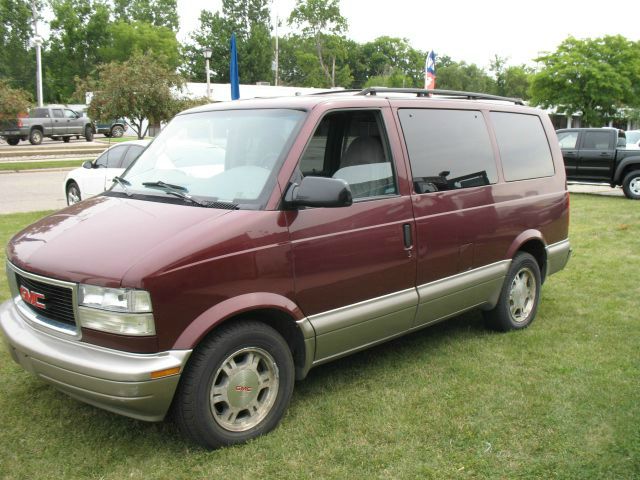 GMC Safari 2003 photo 1