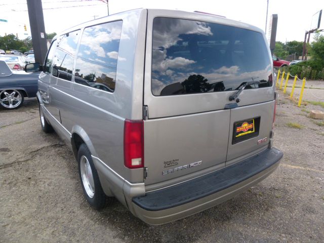 GMC Safari 2004 photo 1