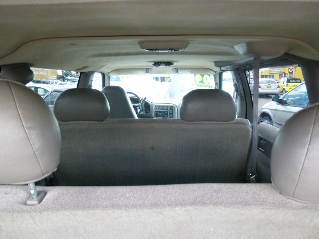 GMC Safari 2004 photo 2