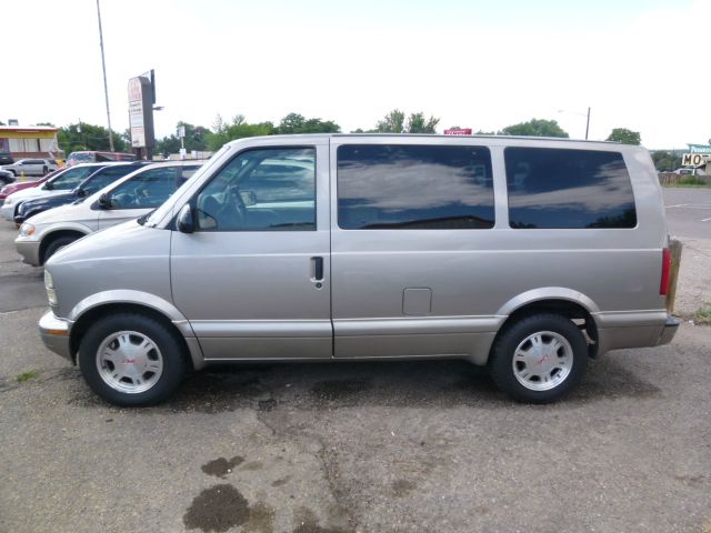 GMC Safari 2004 photo 4