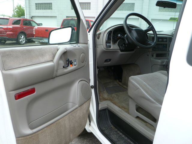 GMC Safari 2004 photo 14
