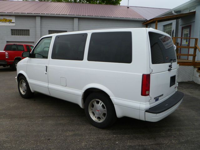 GMC Safari 2004 photo 7