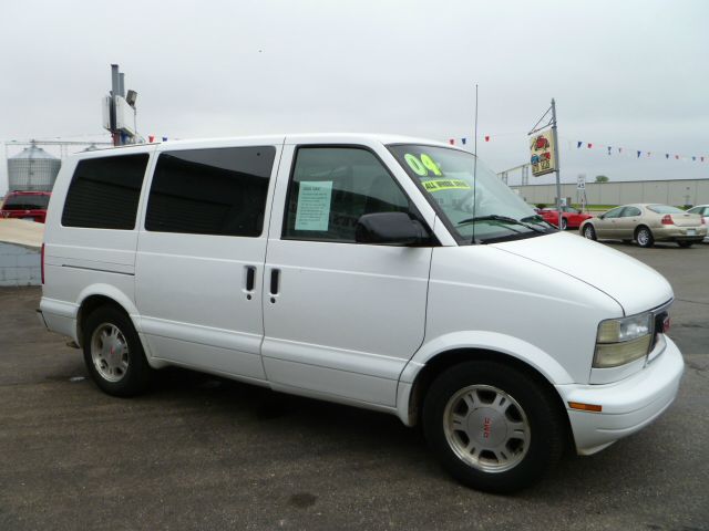 GMC Safari 2004 photo 9