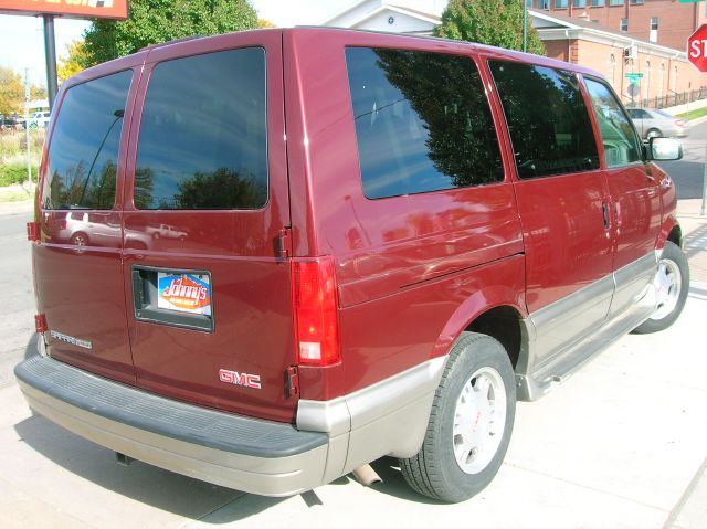 GMC Safari 2005 photo 4