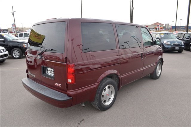 GMC Safari 2005 photo 1