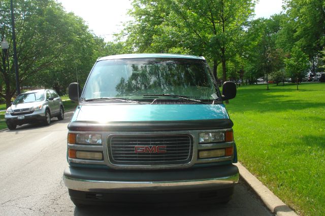 GMC Savana 1997 photo 12