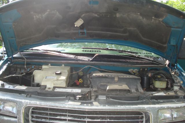 GMC Savana 1997 photo 17