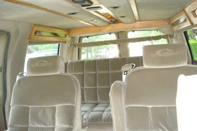 GMC Savana 1997 photo 4