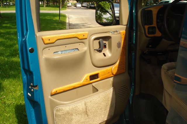 GMC Savana 1997 photo 6