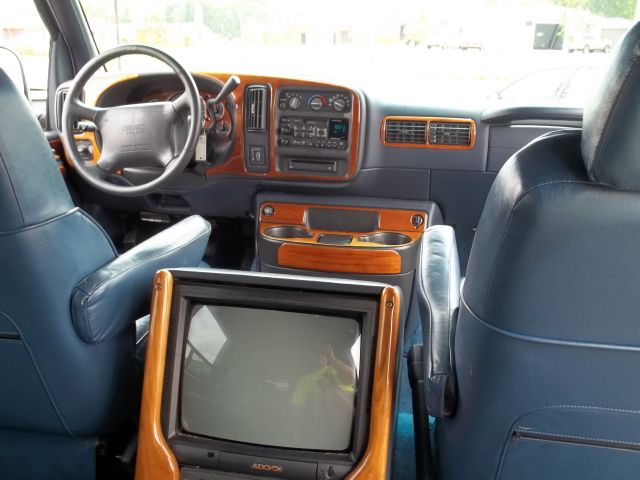 GMC Savana 1997 photo 3