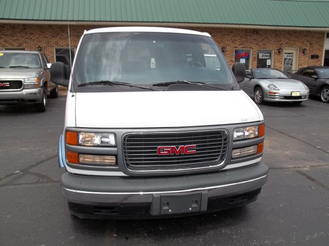 GMC Savana 1997 photo 7