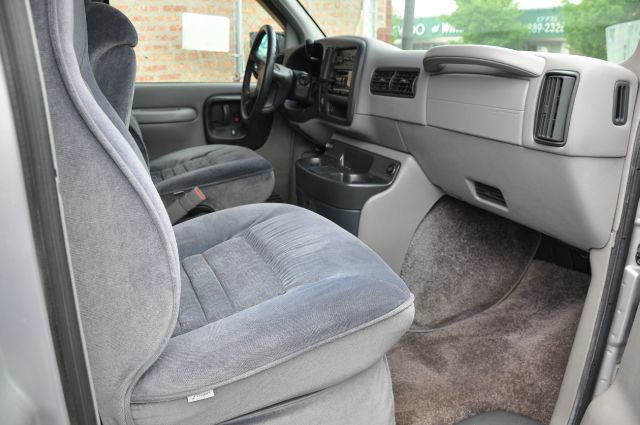 GMC Savana 1997 photo 10