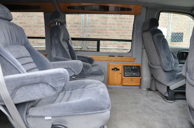 GMC Savana 1997 photo 3