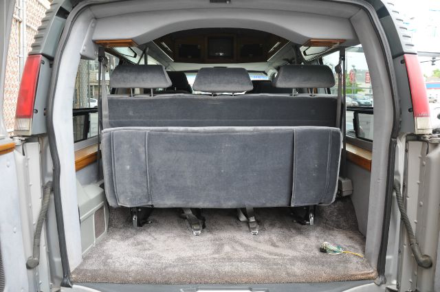 GMC Savana 1997 photo 7