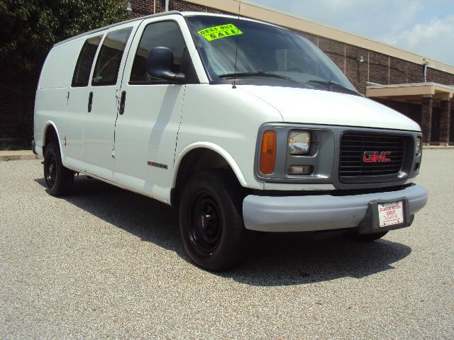 GMC Savana 1997 photo 2