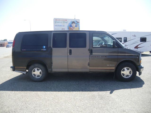 GMC Savana 1997 photo 3