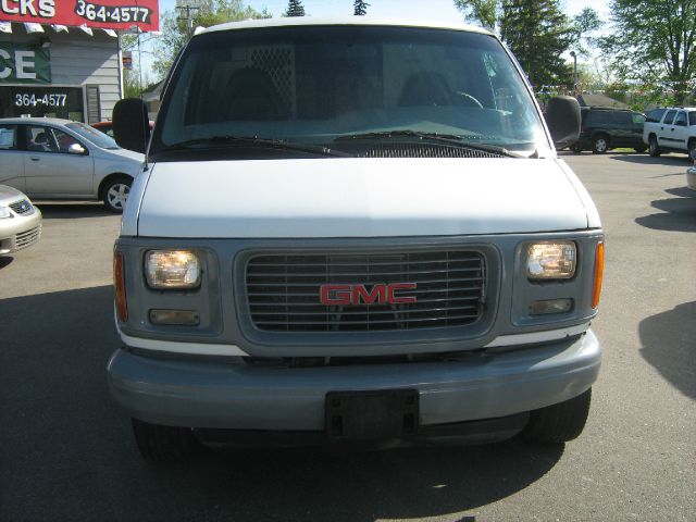 GMC Savana 1998 photo 13