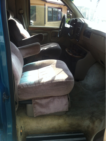 GMC Savana 1998 photo 1