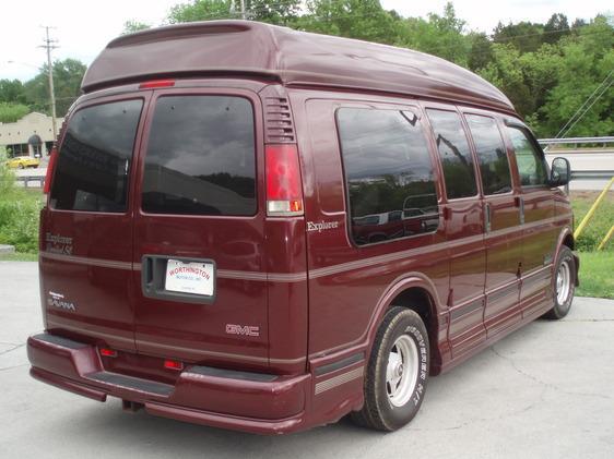GMC Savana 1998 photo 1
