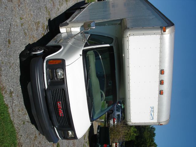 GMC Savana 1999 photo 1