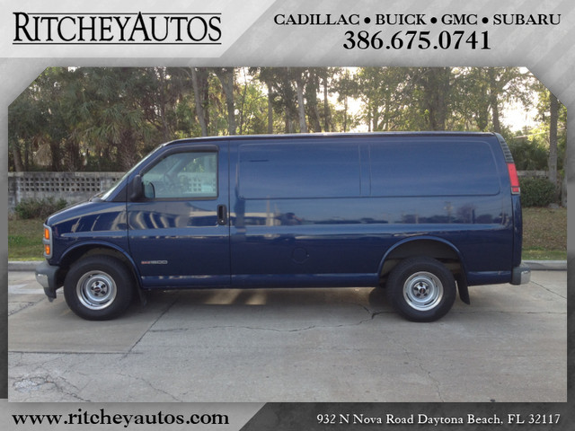 GMC Savana 2000 photo 1