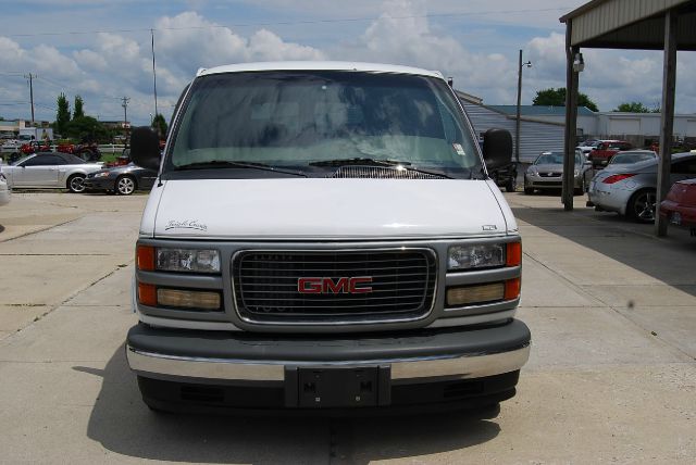 GMC Savana 2000 photo 3
