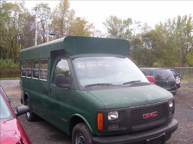 GMC Savana Base Passenger Van