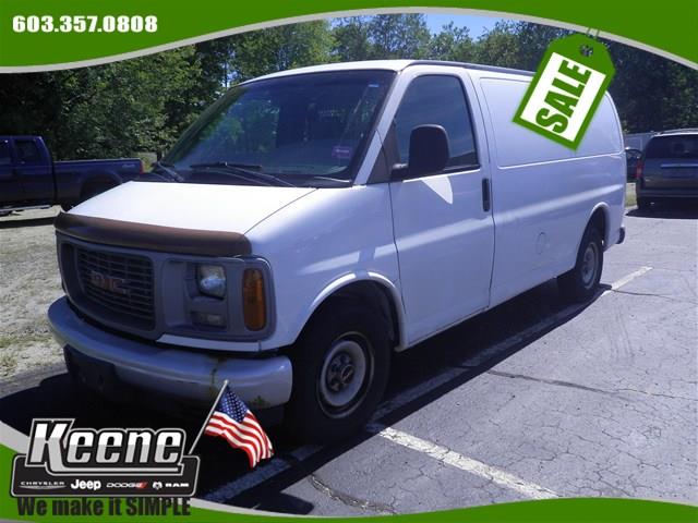 GMC Savana 2000 photo 2