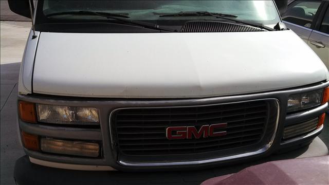 GMC Savana 2000 photo 5