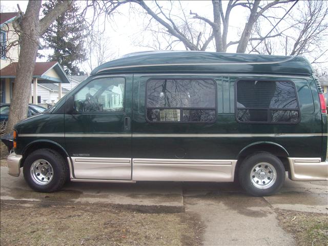 GMC Savana 2001 photo 1