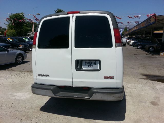 GMC Savana 2001 photo 3