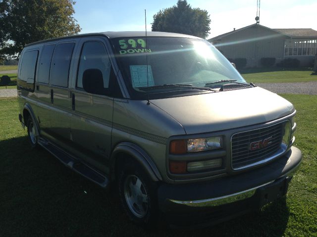 GMC Savana 2001 photo 1