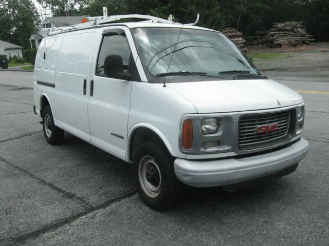 GMC Savana 2001 photo 4