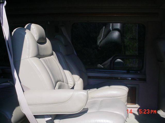 GMC Savana 2004.5 4dr Sdn 1.8T Quattro Au Passenger Van