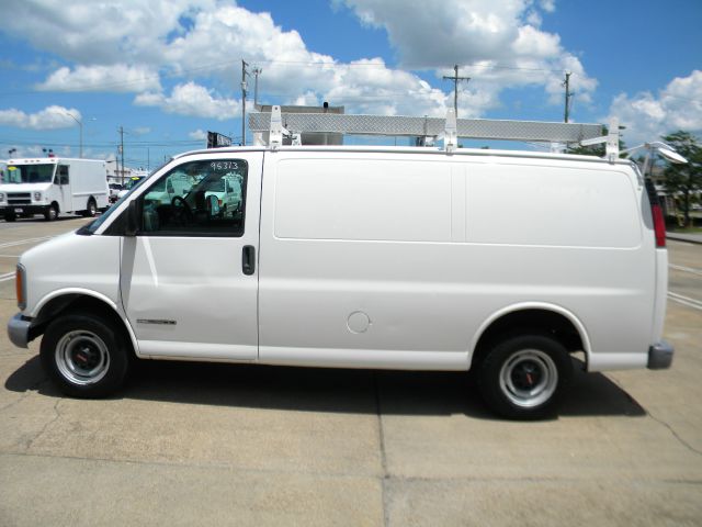GMC Savana 2001 photo 1