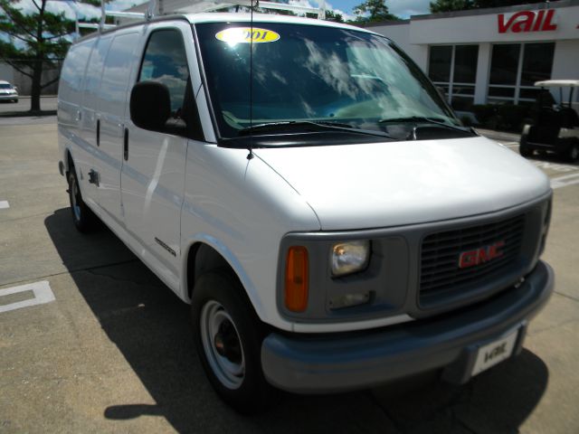 GMC Savana 2001 photo 3