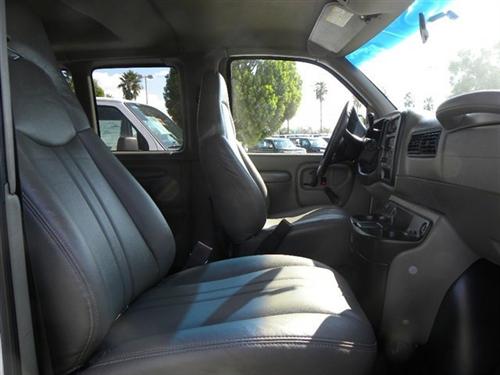 GMC Savana 2001 photo 1