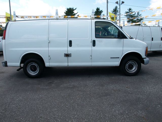 GMC Savana 2001 photo 1