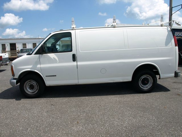 GMC Savana 2001 photo 3