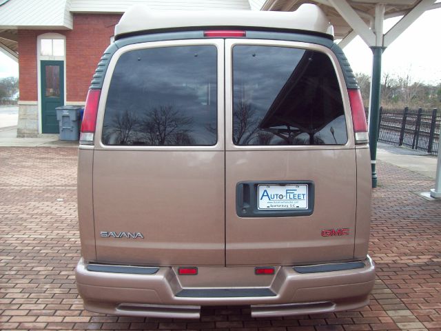 GMC Savana 2001 photo 1