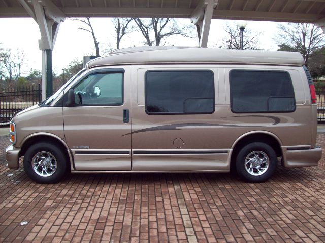 GMC Savana 2001 photo 3